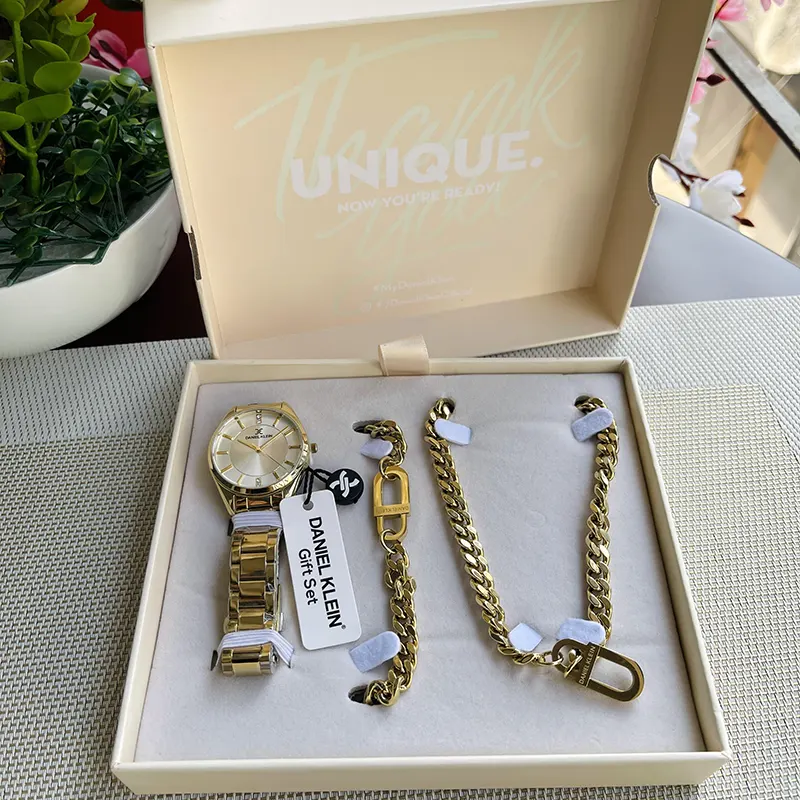 Daniel Klein Gift Set For Women With Gold-tone Watch